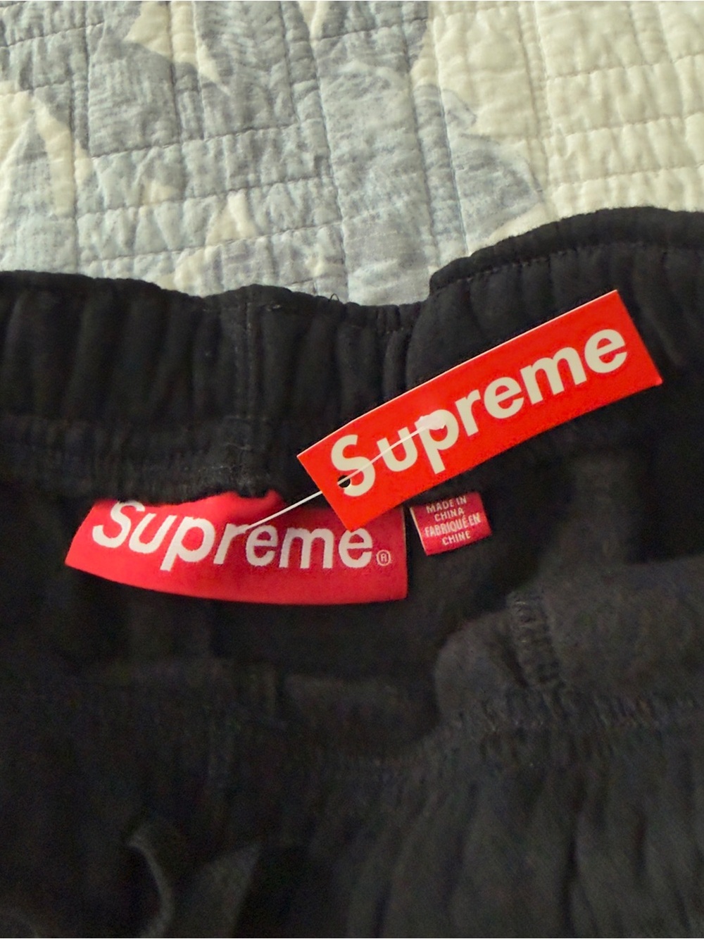 Supreme mens Black Sweatpants with White Vertical Logo - Picture 3 of 6